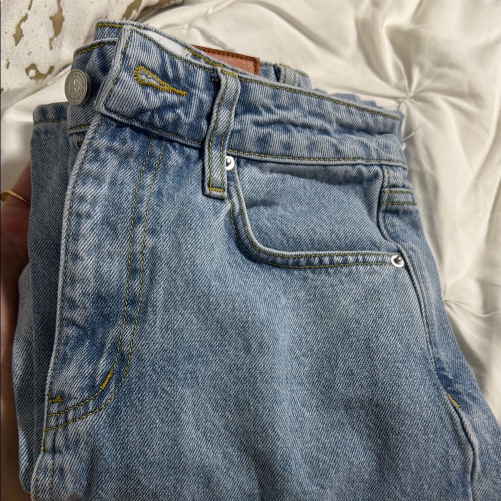 Wow an Blue Denim Ripped Jeans